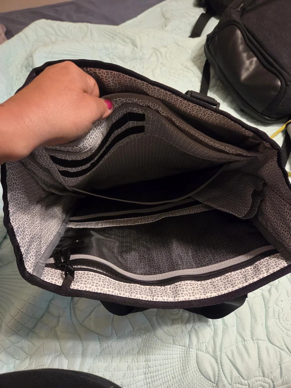 Knack Expandable Laptop Tote